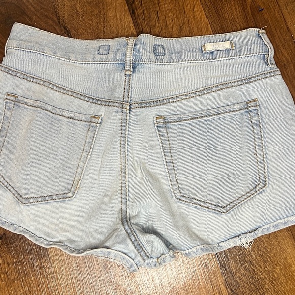 Brandy Melville Jean short Size 27 - Picture 5 of 6